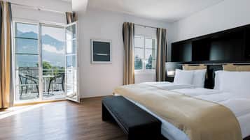 Deluxe Twin Room | Premium bedding, down comforters, minibar, in-room safe