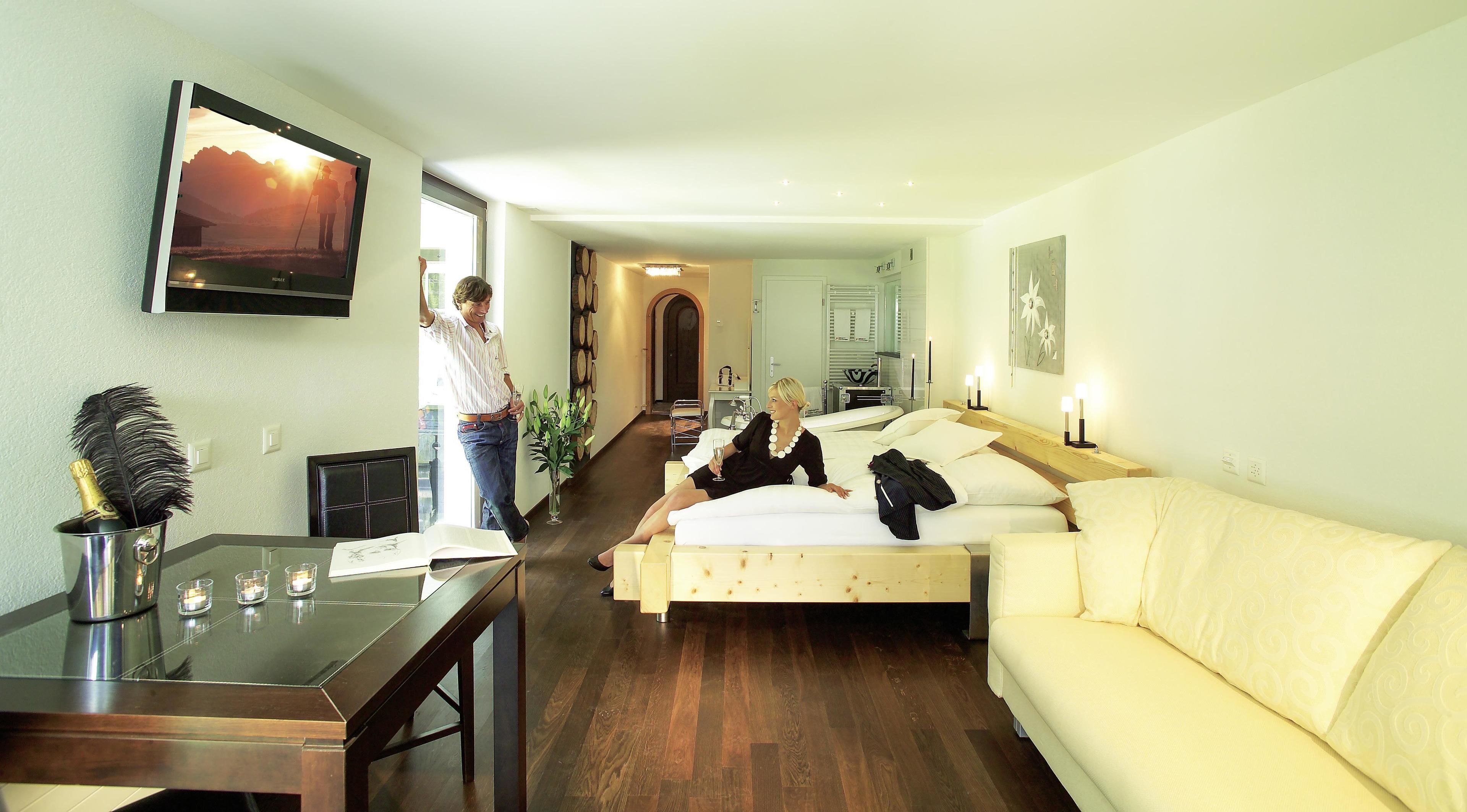 hypo-allergenic bedding, minibar, in-room safe, desk