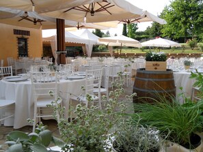 Outdoor banquet area - Antica Pieve B&B (Barberino Tavarnelle)