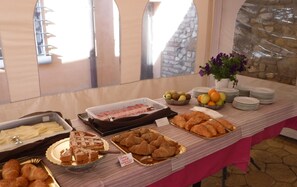 Desayuno buffet incluido todos los días 