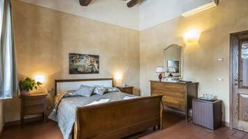 Camera doppia | Materassi a doppio strato, minibar, una cassaforte in camera