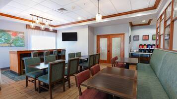 Café da manhã continental grátis todos os dias