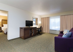Studiosuite, 1 King-Bett, Nichtraucher | Wohnbereich | 32-Zoll-Flachbildfernseher mit Kabelempfang, Fernseher, Pay-TV