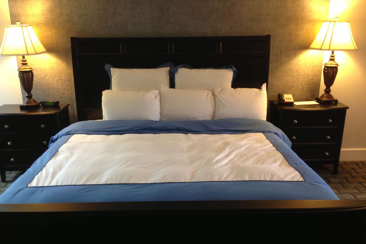 Deluxe Room, 1 King Bed
