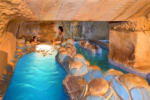 Bastu, bubbelpool, ångbastu och massage
