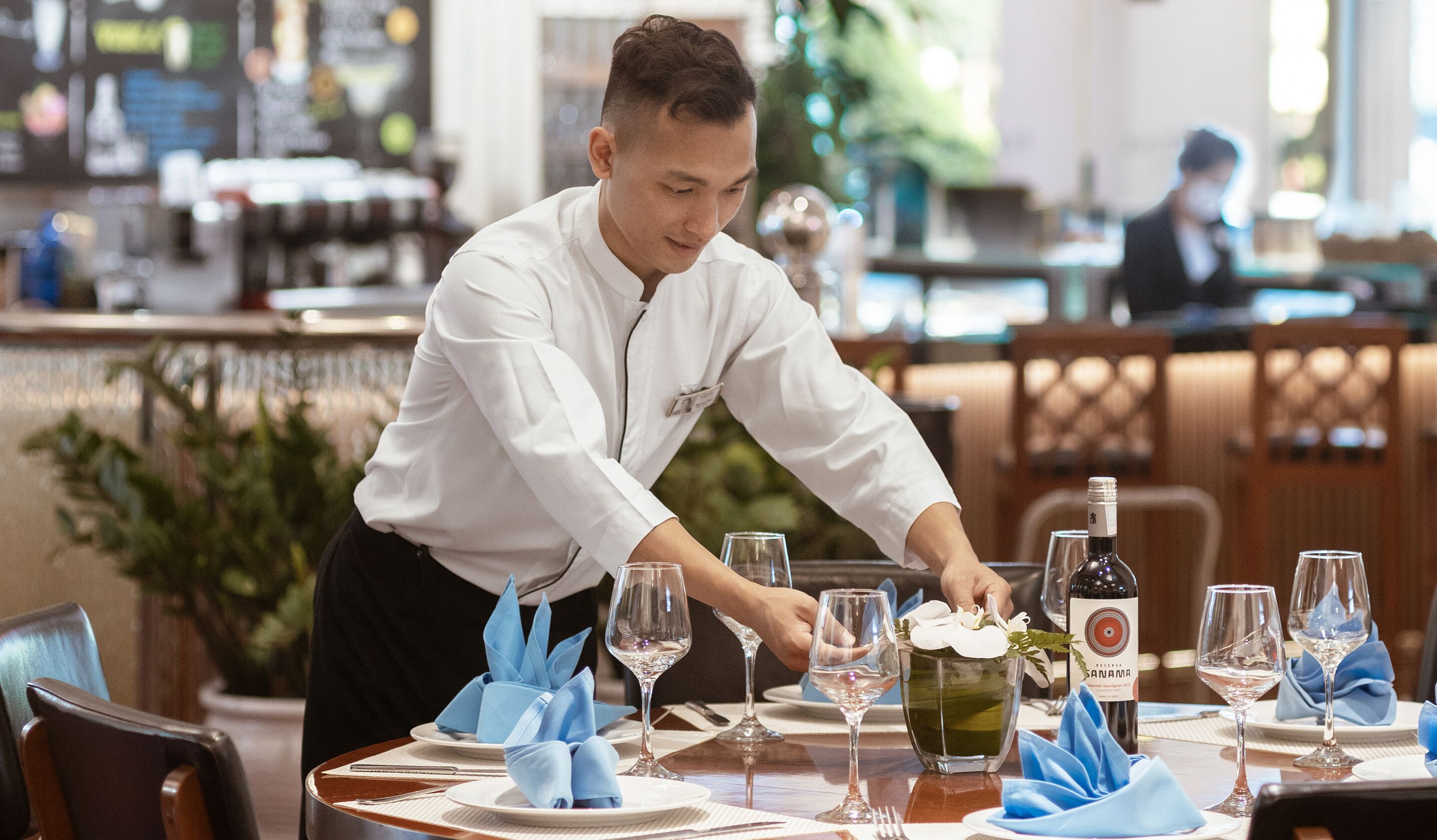 케이블 채널 시청이 가능한 42인치 평면 TV, TV