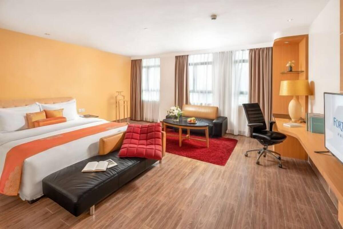 Minibar, Zimmersafe, Schreibtisch, schallisolierte Zimmer