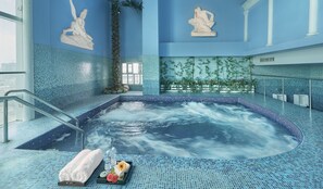 Couples treatment rooms, sauna, hot tub, steam room, body treatments