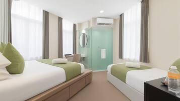 Phòng dành cho gia đình (Executive, Window) | Minibar với thức uống miễn phí, truy cập Internet không dây miễn phí