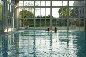 Exercise/lap pool