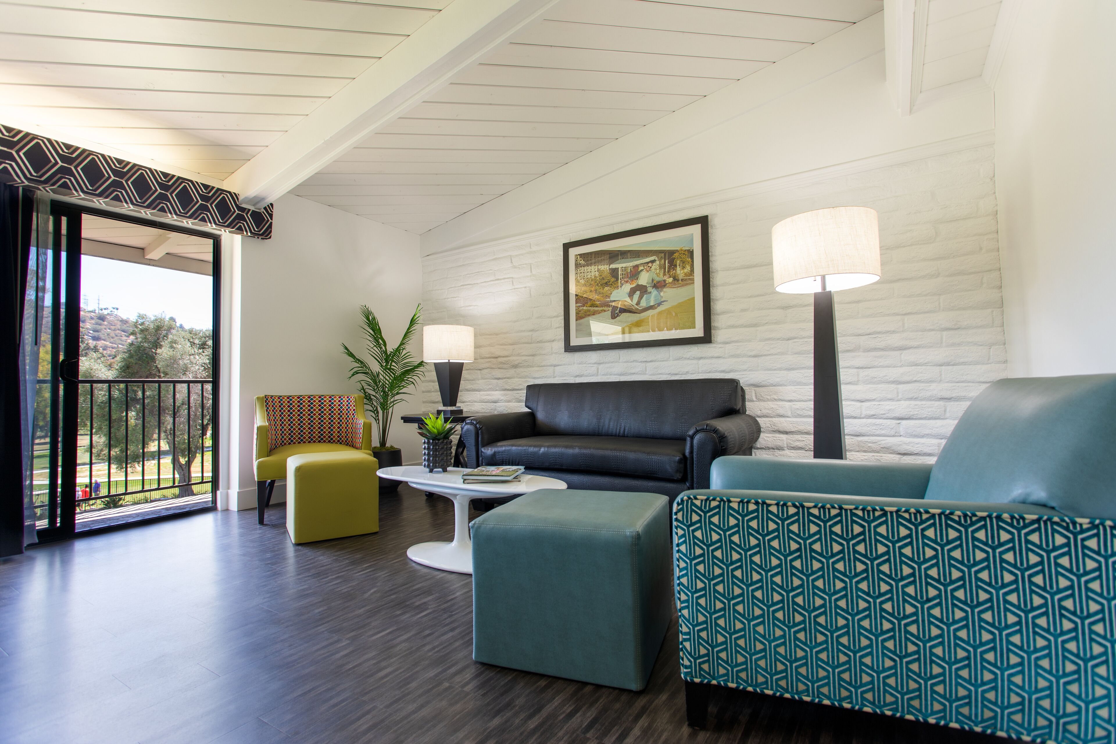 executive suite, 1 bedroom | living area | lcd tv