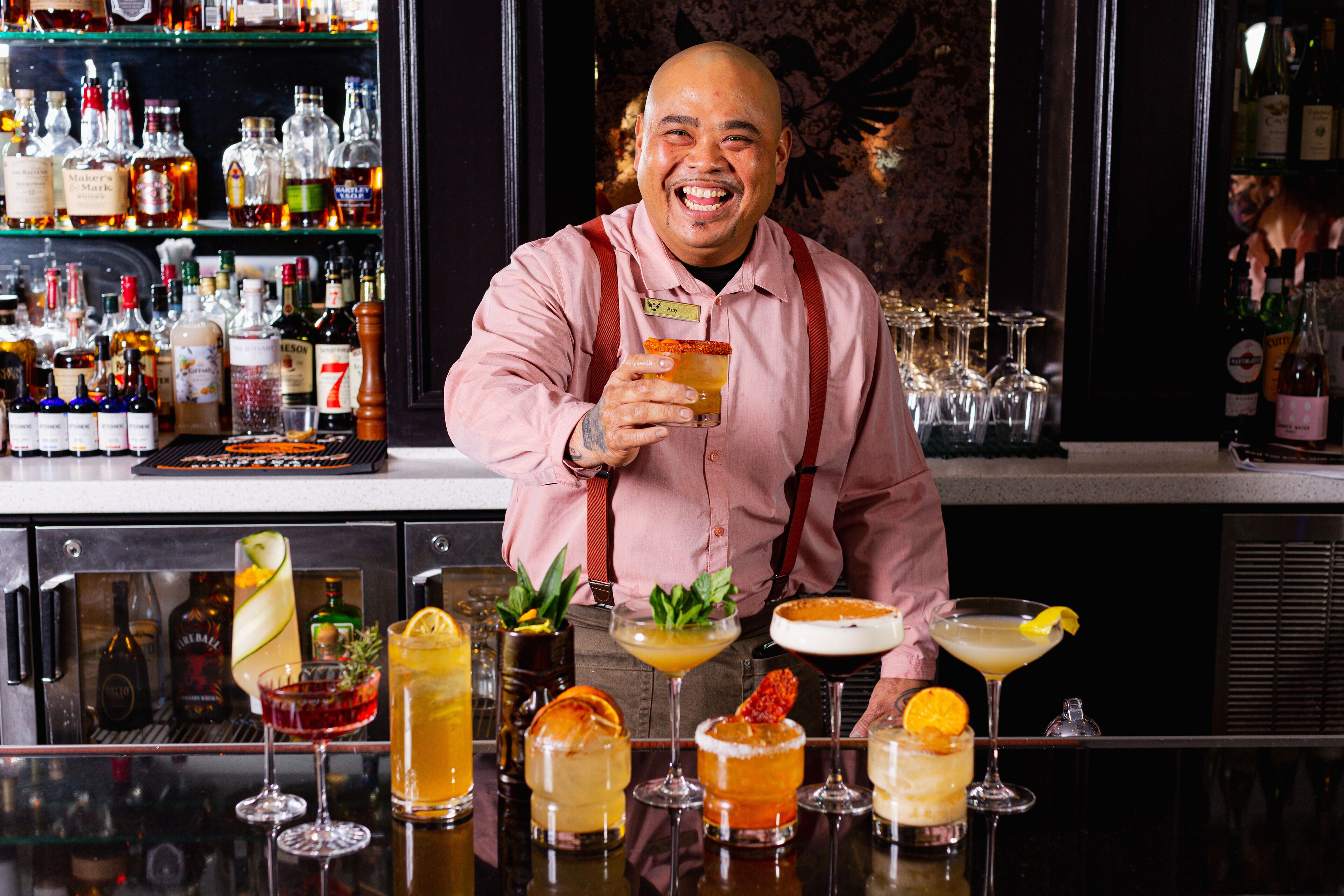 serves lunch, dinner and happy hour