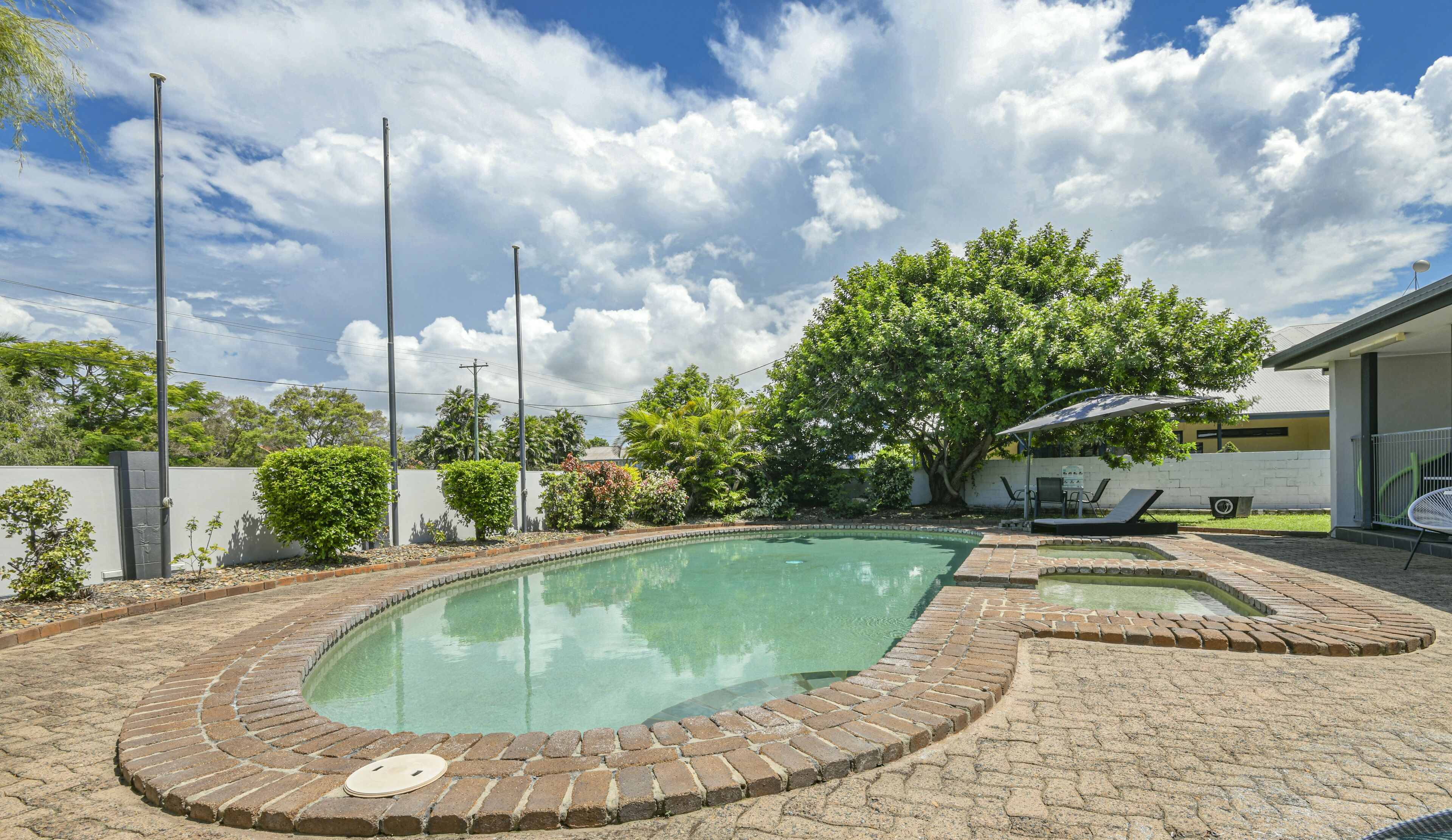 Outdoor pool, pool loungers