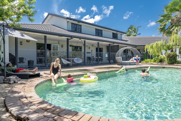 Children’s play area – outdoor - Alara Motor Inn (West Mackay)