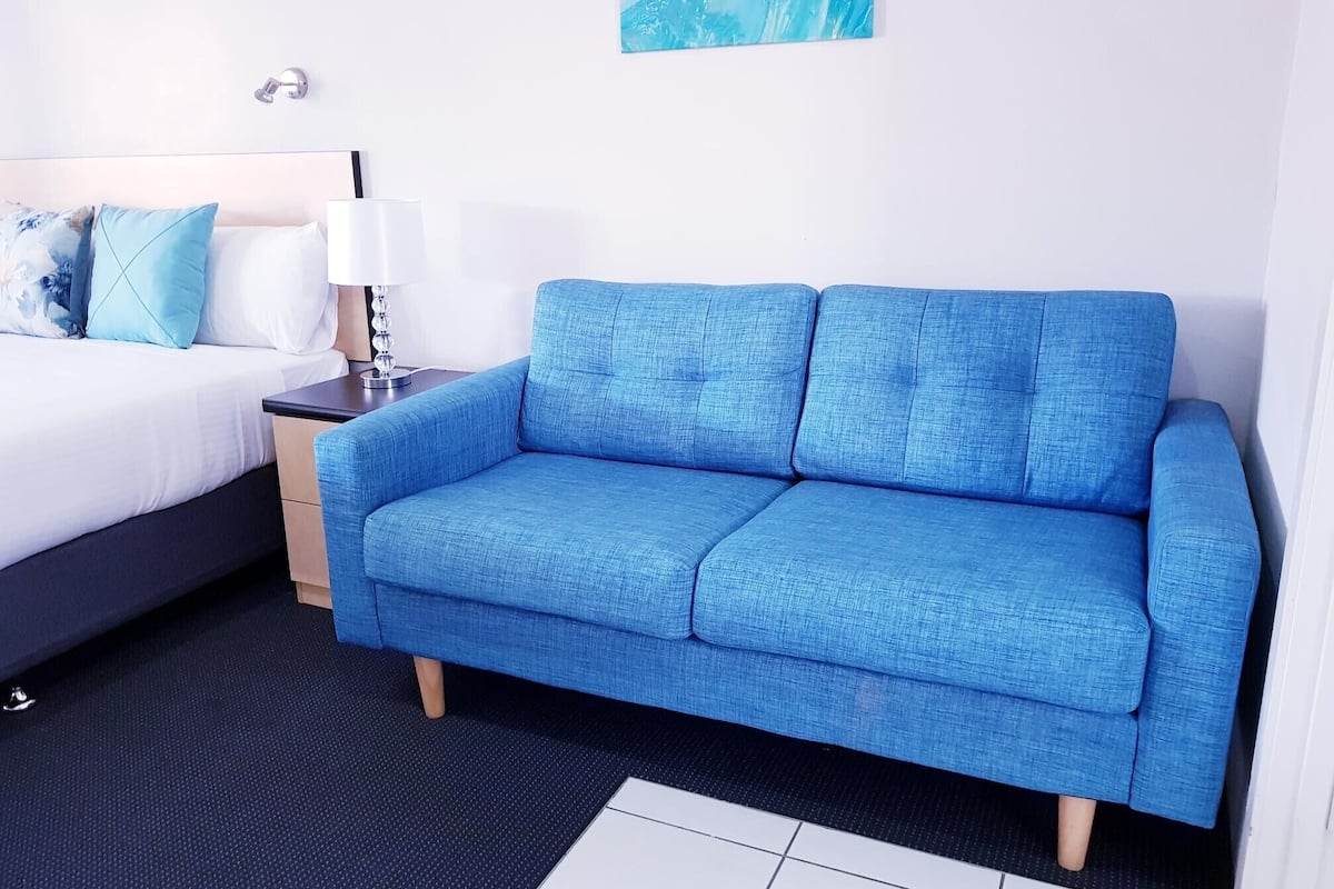 room, 1 king bed, jetted tub (non pet) | 1 bedroom, iron/ironing board, free wifi, bed sheets