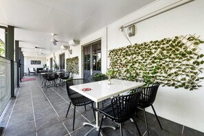 Local cuisine - Alara Motor Inn (West Mackay)