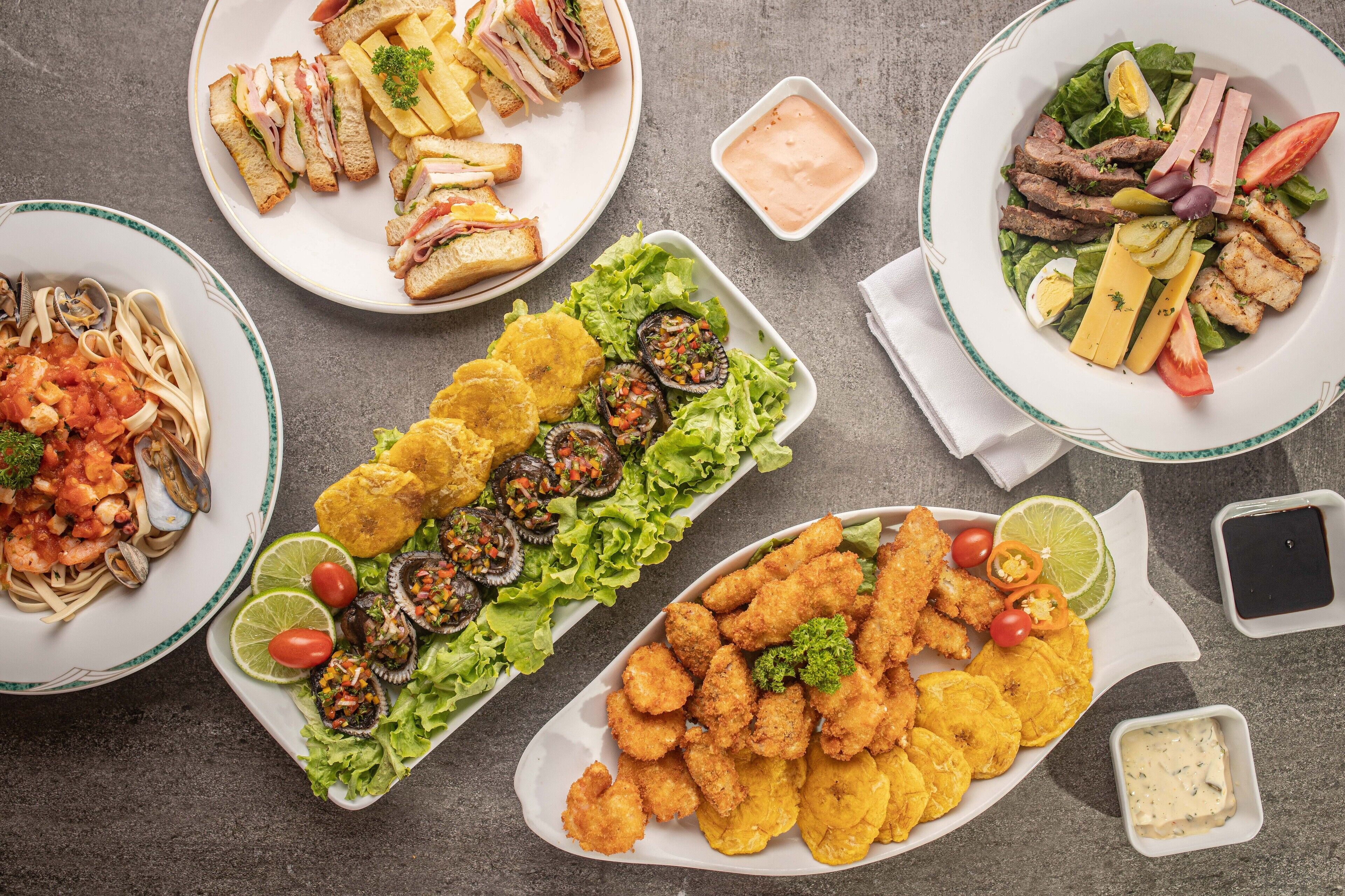 Se sirven desayunos, almuerzos y cenas