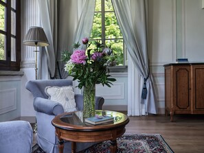 Suite Junior, 1 grand lit (Villa) | Draps en coton égyptien, literie de qualité supérieure