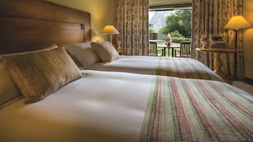 Deluxe Room, Terrace | 1 bedroom, hypo-allergenic bedding, down comforters, free minibar