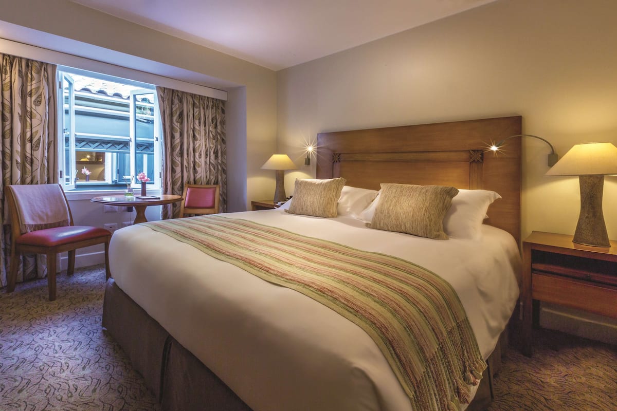Standard Room (King) | 1 bedroom, hypo-allergenic bedding available, down comforters