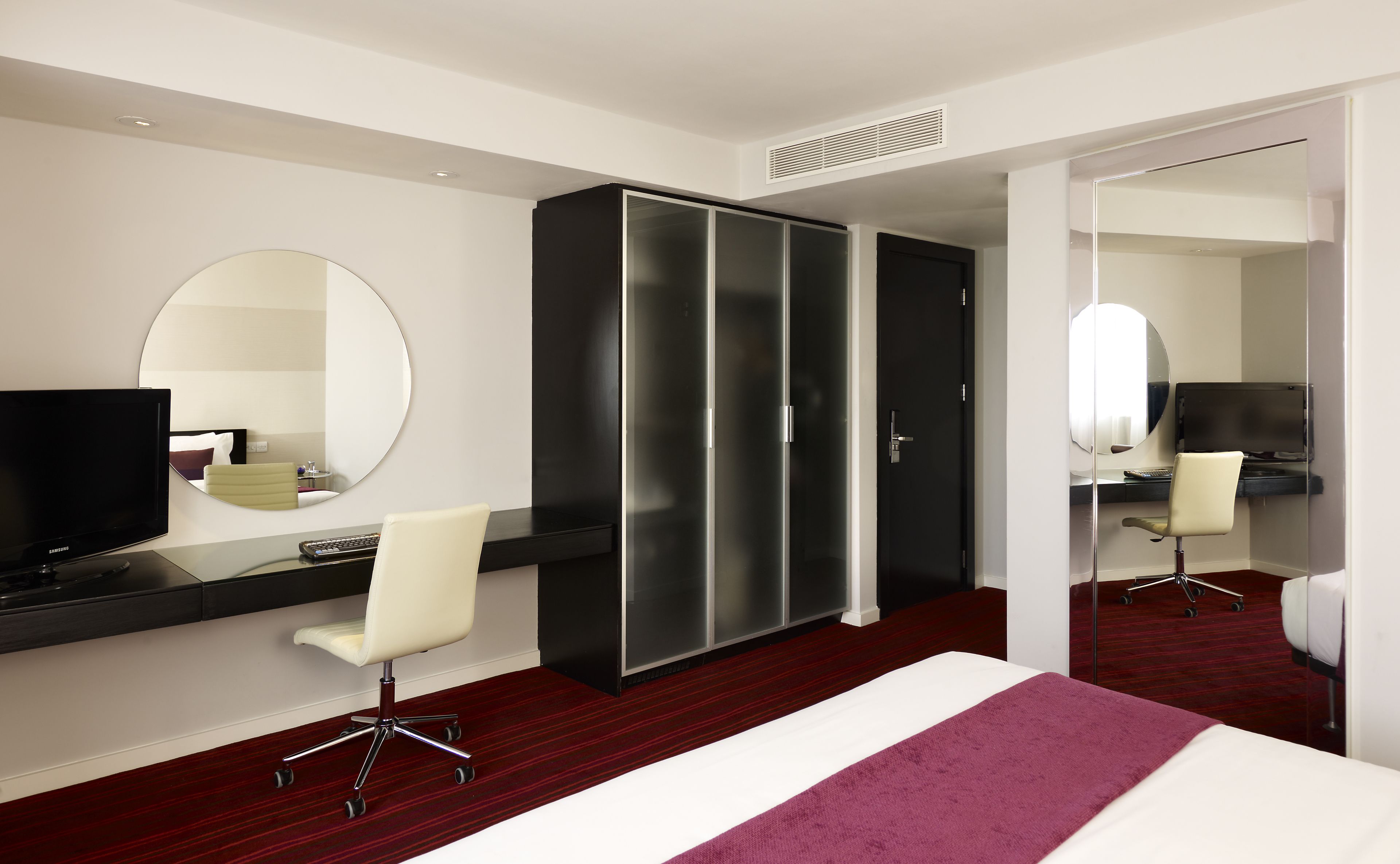 premium bedding, in-room safe, desk, soundproofing