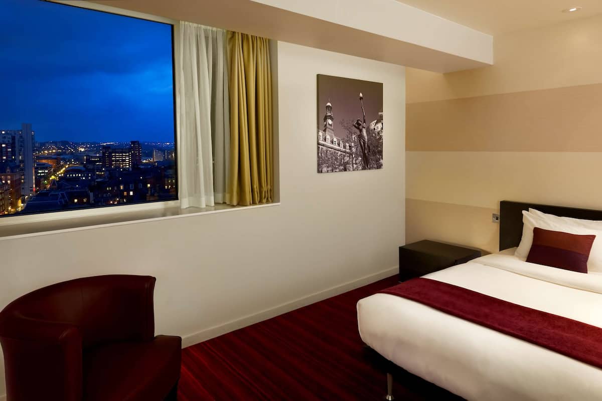 superior room, 1 double bed | premium bedding, in-room safe, desk, soundproofing