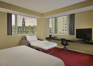 Literie de qualité supérieure, coffres-forts dans les chambres, bureau