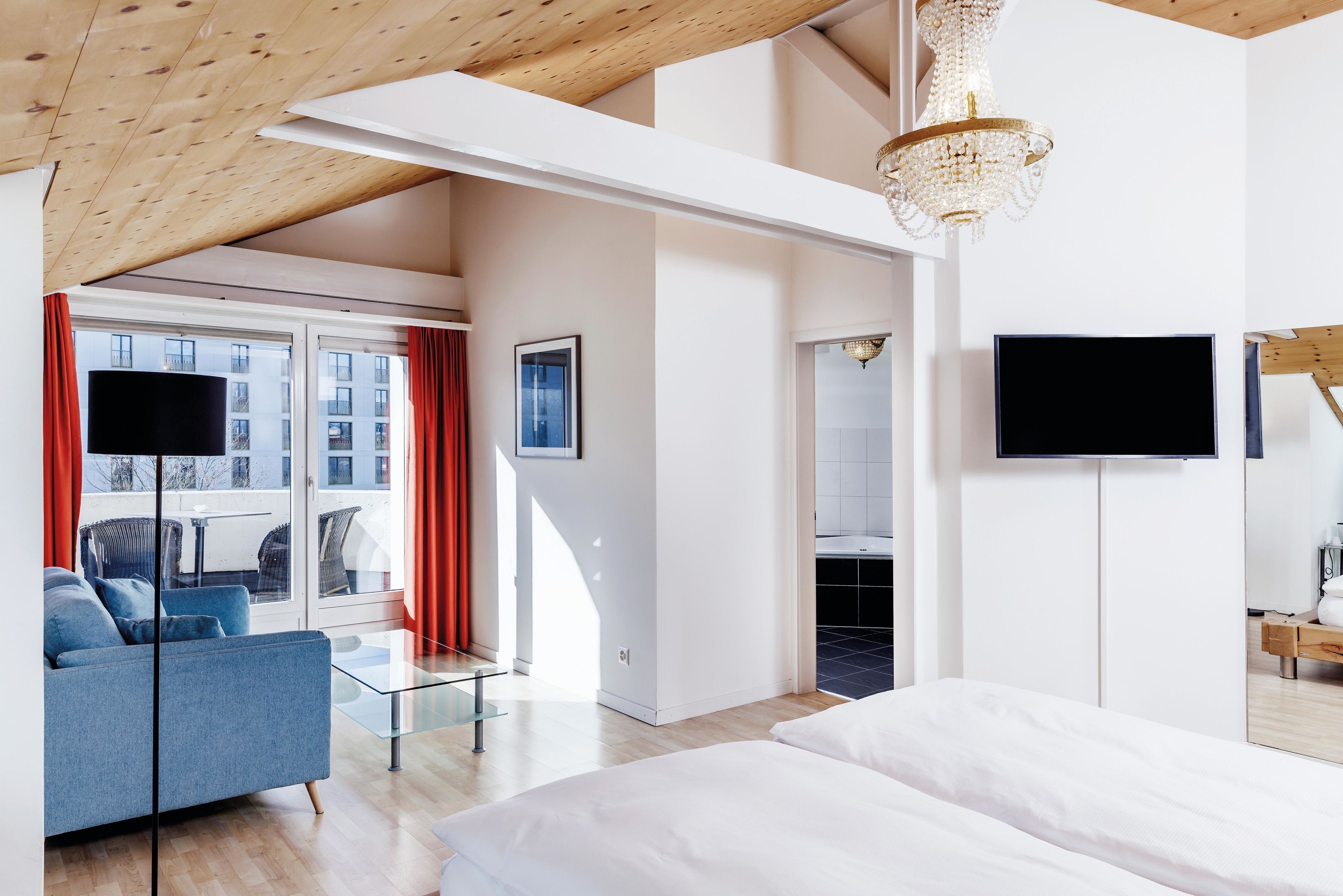 Literie hypoallergénique, minibar, coffres-forts dans les chambres