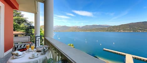 Suite Maxi, lake view | Terrace/patio
