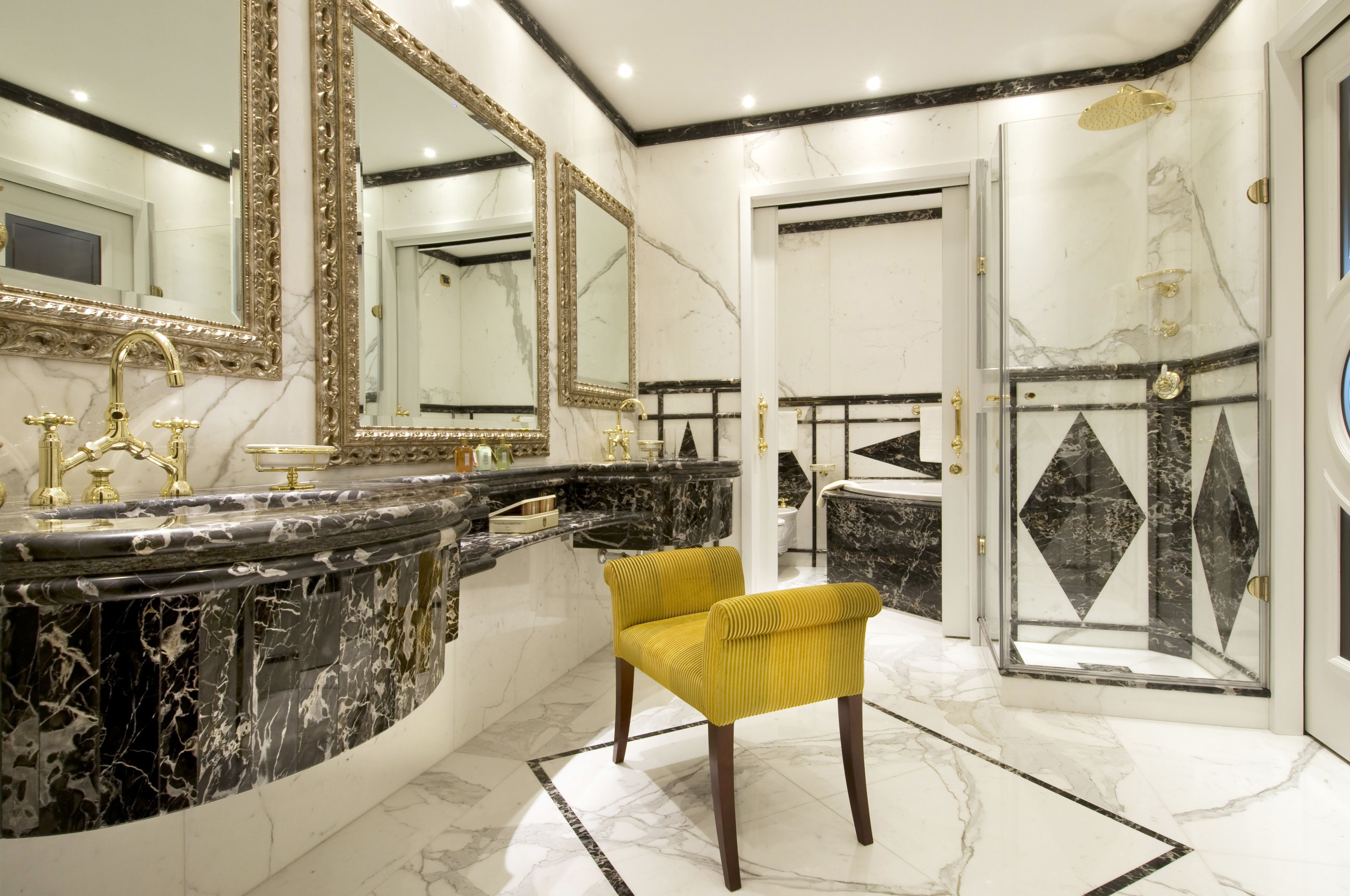 presidential suite, lake view | bathroom | free toiletries, hair dryer, bidet, towels