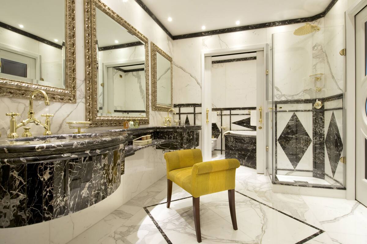 presidential suite, lake view | bathroom | free toiletries, hair dryer, bidet, towels