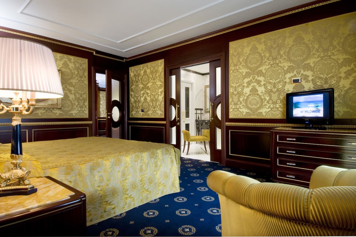 Presidential Suite, Lake View