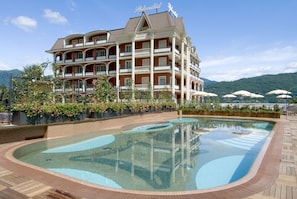 Seasonal outdoor pool, pool umbrellas, sun loungers
