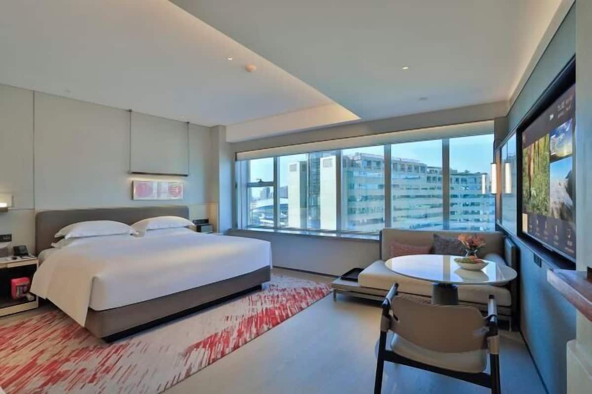 Hochwertige Bettwaren, Betten mit Memory-Foam-Matratzen, Minibar