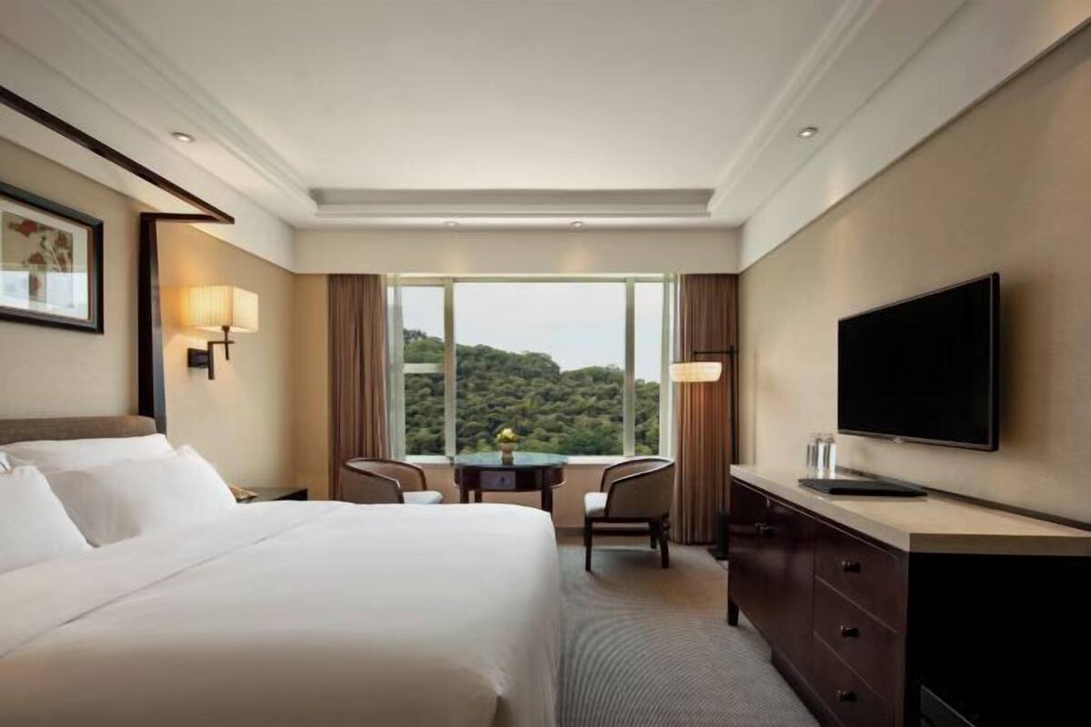 Premium bedding, memory foam beds, minibar, in-room safe