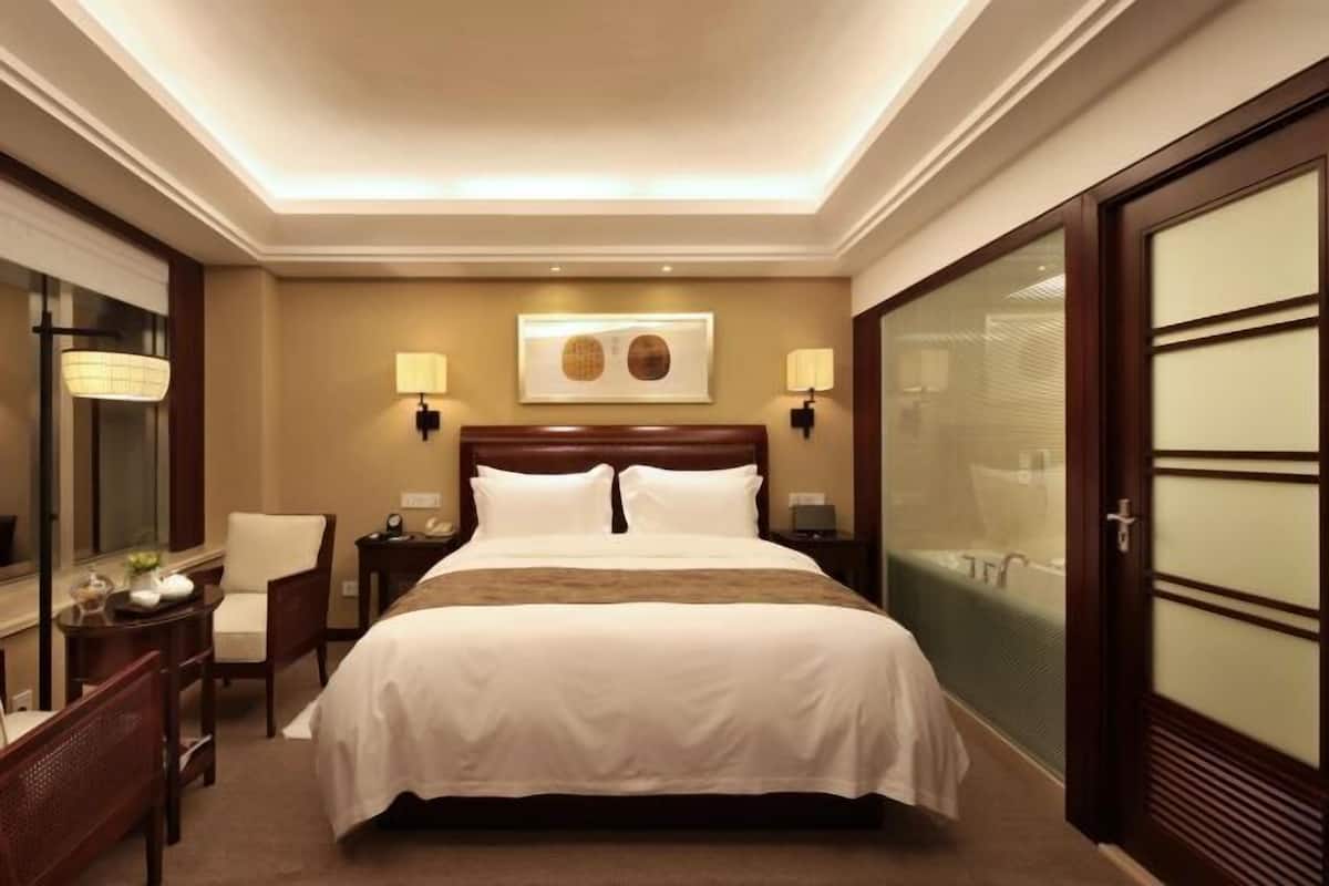 1 bilik tidur, peralatan tempat tidur premium, busa memori, bar mini