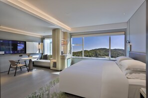 Hill Deluxe King Room | Premium bedding, memory foam beds, minibar, in-room safe - Zhejiang Narada Grand Hotel (Hangzhou)