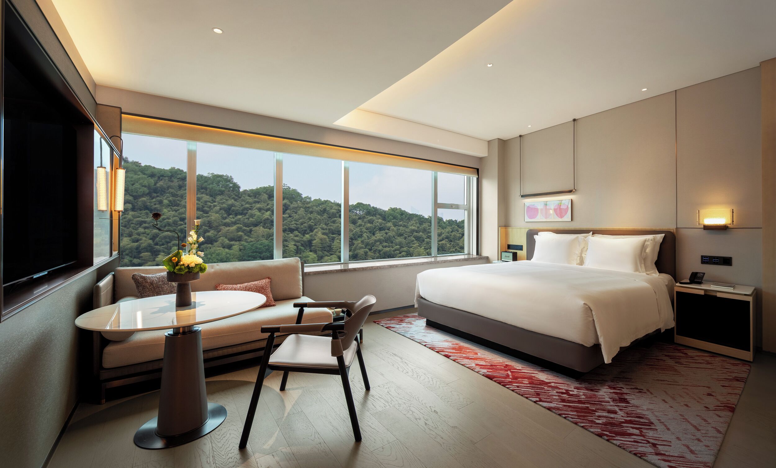 Premium kamer | Luxe beddengoed, bedden met traagschuimmatrassen, een minibar