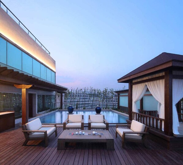 Bar (on property) - Zhejiang Narada Grand Hotel (Hangzhou)