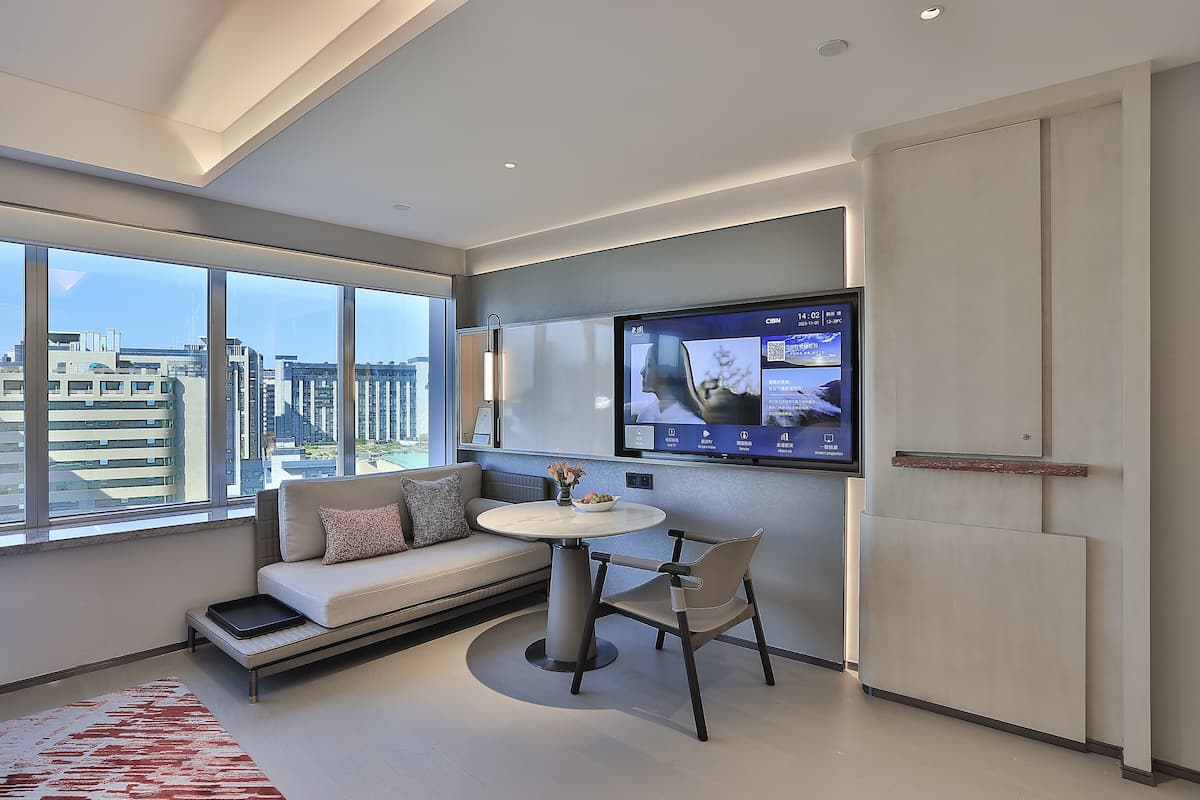 Luxury-Zimmer | Wohnbereich | LCD-Fernseher