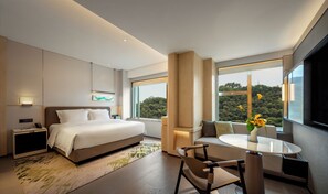 Literie de qualité supérieure, matelas mémoire de forme, minibar