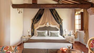 Junior Suite | Minibar, in-room safe, desk, free WiFi