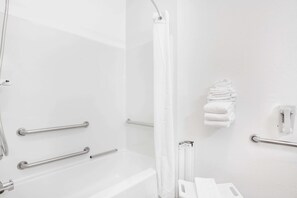 Amenidades de baño gratuitas y toallas 