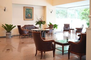 Lobby sitting area - Royal Suite Hotel Bangkok (Bangkok)