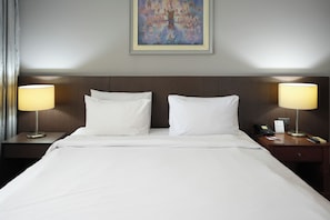 Penthouse | 1 bedroom, premium bedding, minibar, in-room safe