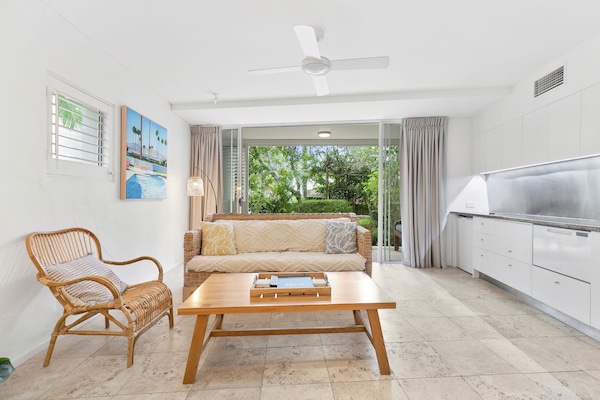 Garden View Suite | Peralatan tempat tidur premium, dihias secara berasingan