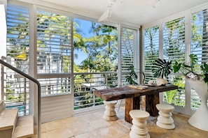 Penthouse 120 | Premium bedding, individually decorated, individually furnished - Noosa Blue Resort (Noosa Heads)