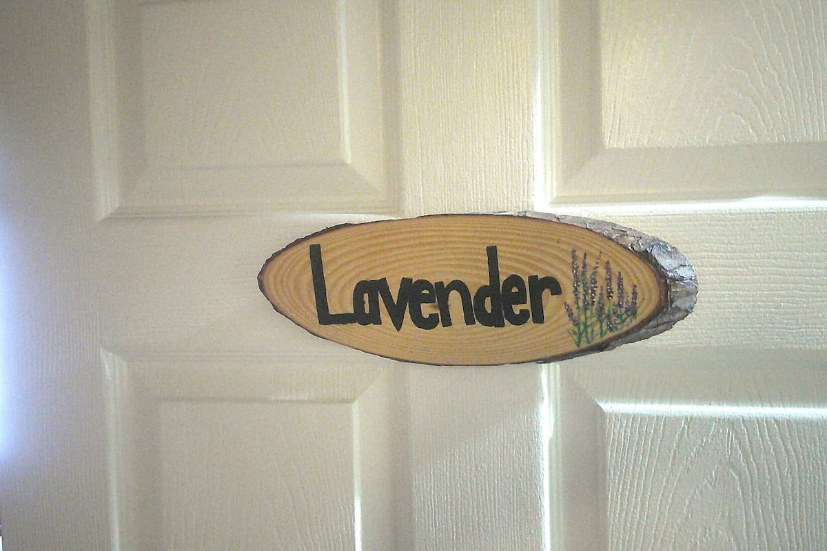 Standard-Dreibettzimmer, mit Bad (Lavender )