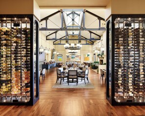 3 restaurants, breakfast, lunch, dinner served; American cuisine 