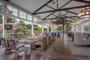 3 restaurants, breakfast, lunch, dinner served; American cuisine - Carneros Resort and Spa (Napa)